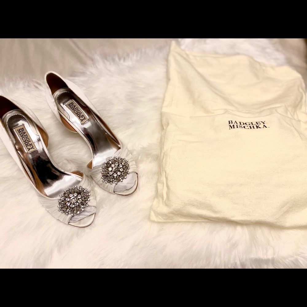 Badgley Mischka Peep Toe Pumps Sz 8